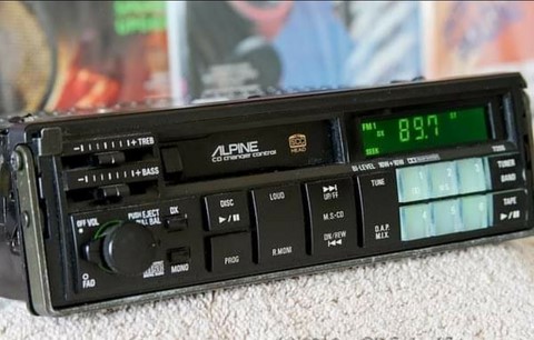 Autoradio a cassette Alpine