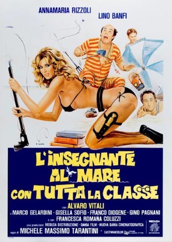 L'insegnante al mare con tutta la classe